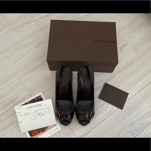 Louis Vuitton Shoes - Authentic Louis Vuitton 37.5 brown monogram heels
